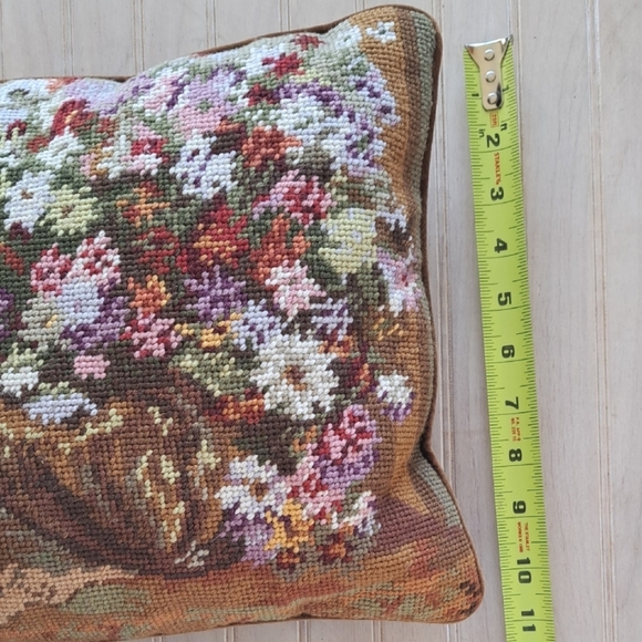 Vintage 100% Wool Needlepoint Floral Handmade Decorative Tapestry Mini Pillow - Picture 7 of 8